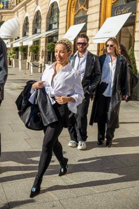 Doja Cat goes shopping at Bulgari Place Vendôme on the sidelines of Paris Fashion Week PFW Doja Cat goes shopping at Bulgari Place Vendôme on the sidelines of Paris Fashion Week PFW in Paris, France, March 5, 2025 Yehiel Chekroune Bestimage Doja Cat goes shopping at Bulgari Place Vendome on the sidelines of Paris Fashion Week PFW in Paris, France, March 5, 2025 Paris France  Copyright: xYehielxChekrounex xBestimagexYehielxChekrounex xBestimagex