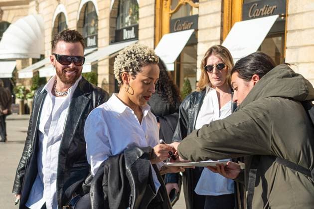 Doja Cat goes shopping at Bulgari Place Vendôme on the sidelines of Paris Fashion Week PFW Doja Cat goes shopping at Bulgari Place Vendôme on the sidelines of Paris Fashion Week PFW in Paris, France, March 5, 2025 Yehiel Chekroune Bestimage Doja Cat goes shopping at Bulgari Place Vendome on the sidelines of Paris Fashion Week PFW in Paris, France, March 5, 2025 Paris France  Copyright: xYehielxChekrounex xBestimagexYehielxChekrounex xBestimagex