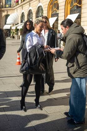 Doja Cat goes shopping at Bulgari Place Vendôme on the sidelines of Paris Fashion Week PFW Doja Cat goes shopping at Bulgari Place Vendôme on the sidelines of Paris Fashion Week PFW in Paris, France, March 5, 2025 Yehiel Chekroune Bestimage Doja Cat goes shopping at Bulgari Place Vendome on the sidelines of Paris Fashion Week PFW in Paris, France, March 5, 2025 Paris France  Copyright: xYehielxChekrounex xBestimagexYehielxChekrounex xBestimagex