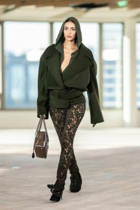 PFW - Stella McCartney Runway A model presents a creation by Stella McCartney for the Womenswear Ready-to-wear Fall-Winter 2025 2026 collection as part of the Paris Fashion Week, in Paris on March 5, 2025. Photo by Eliot Blondet ABACAPRESS.COM Paris France  Copyright: xBlondetxEliot ABACAx