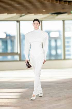 PFW - Stella McCartney Runway A model presents a creation by Stella McCartney for the Womenswear Ready-to-wear Fall-Winter 2025 2026 collection as part of the Paris Fashion Week, in Paris on March 5, 2025. Photo by Eliot Blondet ABACAPRESS.COM Paris France  Copyright: xBlondetxEliot ABACAx