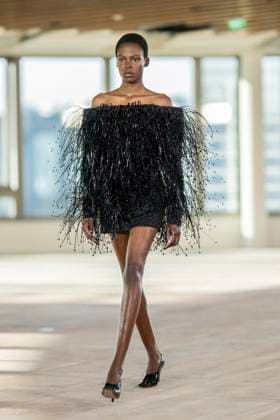 PFW - Stella McCartney Runway A model presents a creation by Stella McCartney for the Womenswear Ready-to-wear Fall-Winter 2025 2026 collection as part of the Paris Fashion Week, in Paris on March 5, 2025. Photo by Eliot Blondet ABACAPRESS.COM Paris France  Copyright: xBlondetxEliot ABACAx