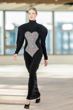 PFW - Stella McCartney Runway Model Natalia Vodianova presents a creation by Stella McCartney for the Womenswear Ready-to-wear Fall-Winter 2025 2026 collection as part of the Paris Fashion Week, in Paris on March 5, 2025. Photo by Eliot Blondet ABACAPRESS.COM Paris France  Copyright: xBlondetxEliot ABACAx