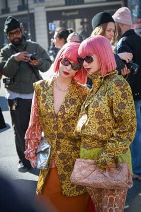 Fashion Week, defile Dries Van Noten pret a porter femme, Automne Hiver 2025 2026 Ami et Au ya Suzuki 441362 2025 03 05 Paris France  Copyright: xBarbaraxNeymanx xStarfacex STAR_441362_012