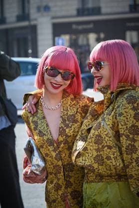 Fashion Week, defile Dries Van Noten pret a porter femme, Automne Hiver 2025 2026 Ami et Au ya Suzuki 441362 2025 03 05 Paris France  Copyright: xBarbaraxNeymanx xStarfacex STAR_441362_013