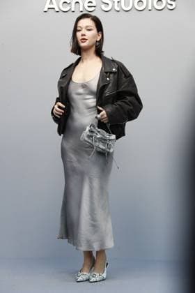 Photocall of Acne Studios Womens Fashion Show Ready to Wear Fall Winter 2025 2026 at Paris Fashion Week PFW Jessica Alexander Photocall of Acne Studios Fashion Show Ready to Wear Collection Fall Winter 2025 2026 at Paris Fashion Week, on March 5th, 2025 Photocall of Acne Studios Fashion Show Ready to Wear Collection Fall Winter 2025 2026 at Paris Fashion Week, on March 5th, 2025 Paris France  Copyright: xChristophexClovisx xBestimagexChristophexClovisx xBestimagex
