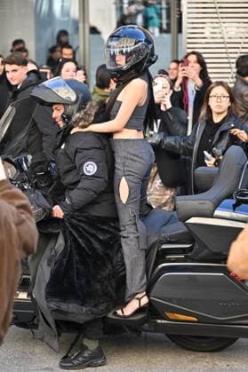 PFW Courreges Outside Arrivals Natty arriving at Courreges show during Paris Fashion Week in Paris, France on March 5, 2025. Photo by Julien Reynaud APS-Medias ABACAPRESS.COM Paris France  Copyright: xReynaudxJulien APS-Medias ABACAx