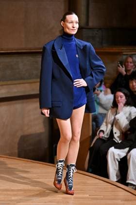 PFW Julie Kegels Runway A model walks the runway during Julie Kegels show during Paris Fashion Week in Paris, France on March 5, 2025. Photo by Julien Reynaud APS-Medias ABACAPRESS.COM Paris France  Copyright: xReynaudxJulien APS-Medias ABACAx