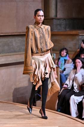 PFW Julie Kegels Runway A model walks the runway during Julie Kegels show during Paris Fashion Week in Paris, France on March 5, 2025. Photo by Julien Reynaud APS-Medias ABACAPRESS.COM Paris France  Copyright: xReynaudxJulien APS-Medias ABACAx