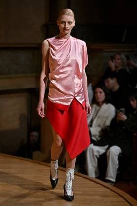 PFW Julie Kegels Runway A model walks the runway during Julie Kegels show during Paris Fashion Week in Paris, France on March 5, 2025. Photo by Julien Reynaud APS-Medias ABACAPRESS.COM Paris France  Copyright: xReynaudxJulien APS-Medias ABACAx