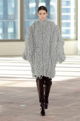 . 05 03 2025. Paris, France. Stella McCartney show at Paris Fashion Week for Autumn Winter 25 .  xi-Imagesx IIM-25784-0035
