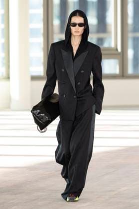 . 05 03 2025. Paris, France. Stella McCartney show at Paris Fashion Week for Autumn Winter 25 .  xi-Imagesx IIM-25784-0129