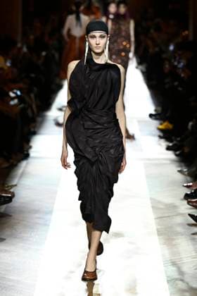 Dries van Noten Ready to wear fall winter 2025 26 Paris March 2025 Dries van Noten Ready to wear fall winter 2025 26 Paris March 2025, Credit:Zeppelin Avalon  Copyright: xZeppelinx xAvalonx 0972553388