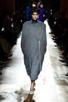 Dries van Noten Ready to wear fall winter 2025 26 Paris March 2025 Dries van Noten Ready to wear fall winter 2025 26 Paris March 2025, Credit:Zeppelin Avalon  Copyright: xZeppelinx xAvalonx 0972553594