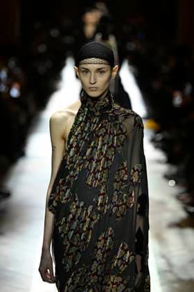 Dries van Noten Ready to wear fall winter 2025 26 Paris March 2025 Dries van Noten Ready to wear fall winter 2025 26 Paris March 2025, Credit:Zeppelin Avalon  Copyright: xZeppelinx xAvalonx 0972553814