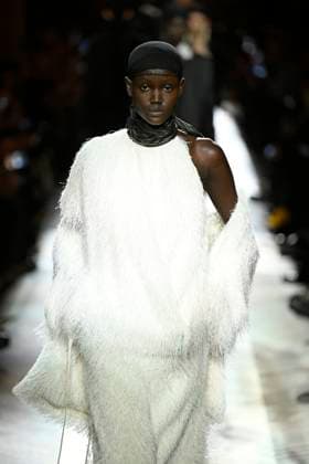 Dries van Noten Ready to wear fall winter 2025 26 Paris March 2025 Dries van Noten Ready to wear fall winter 2025 26 Paris March 2025, Credit:Zeppelin Avalon  Copyright: xZeppelinx xAvalonx 0972554140