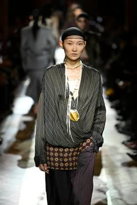 Dries van Noten Ready to wear fall winter 2025 26 Paris March 2025 Dries van Noten Ready to wear fall winter 2025 26 Paris March 2025, Credit:Zeppelin Avalon  Copyright: xZeppelinx xAvalonx 0972554240