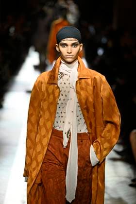 Dries van Noten Ready to wear fall winter 2025 26 Paris March 2025 Dries van Noten Ready to wear fall winter 2025 26 Paris March 2025, Credit:Zeppelin Avalon  Copyright: xZeppelinx xAvalonx 0972554424