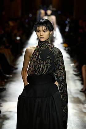 Dries van Noten Ready to wear fall winter 2025 26 Paris March 2025 Dries van Noten Ready to wear fall winter 2025 26 Paris March 2025, Credit:Zeppelin Avalon  Copyright: xZeppelinx xAvalonx 0972556456