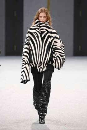 Balmain Studios Ready to wear fall winter 2025 26 Paris March 2025 Balmain Studios Ready to wear fall winter 2025 26 Paris March 2025, Credit:Zeppelin Avalon  Copyright: xZeppelinx xAvalonx 0972550483