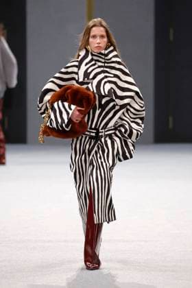 Balmain Studios Ready to wear fall winter 2025 26 Paris March 2025 Balmain Studios Ready to wear fall winter 2025 26 Paris March 2025, Credit:Zeppelin Avalon  Copyright: xZeppelinx xAvalonx 0972550307