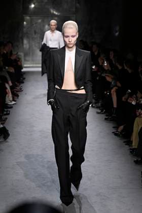 TOM FORD Ready to wear fall winter 2025 26 Paris March 2025 TOM FORD Ready to wear fall winter 2025 26 Paris March 2025, Credit:Zeppelin Avalon France, Paris  Copyright: xZeppelinx xAvalonx 0972569112