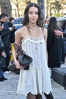 PFW Chloe Outside Arrivals Guest arriving at Chloe show during Paris Fashion Week in Paris, France on March 6, 2025. Photo by Julien Reynaud APS-Medias ABACAPRESS.COM Paris France  Copyright: xReynaudxJulien APS-Medias ABACAx