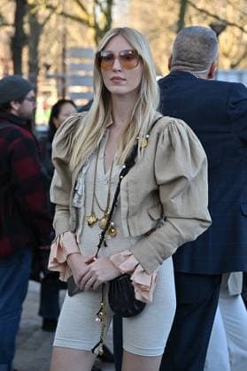 PFW Chloe Outside Arrivals Ella Richards arriving at Chloe show during Paris Fashion Week in Paris, France on March 6, 2025. Photo by Julien Reynaud APS-Medias ABACAPRESS.COM Paris France  Copyright: xReynaudxJulien APS-Medias ABACAx