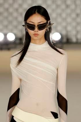 Off White Ready to Wear Fall Winter 2025 - Paris, March 2025 Off White Ready to Wear Fall Winter 2025 - Paris, March 2025, Credit:Zeppelin Avalon  Copyright: xZeppelinx xAvalonx 0972837603