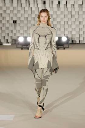 Off White Ready to Wear Fall Winter 2025 - Paris, March 2025 Off White Ready to Wear Fall Winter 2025 - Paris, March 2025, Credit:Zeppelin Avalon  Copyright: xZeppelinx xAvalonx 0972837619