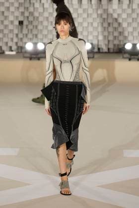 Off White Ready to Wear Fall Winter 2025 - Paris, March 2025 Off White Ready to Wear Fall Winter 2025 - Paris, March 2025, Credit:Zeppelin Avalon  Copyright: xZeppelinx xAvalonx 0972838122