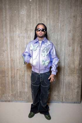 Photocall of the Off White fashion show, at the headquarters of the French Communist Party PCF , Fashion Collection Ready to Wear Fall Winter 2025 2026 at Paris Fashion Week PFW Kalash at the photocall of the Off White fashion show, at the headquarters of the French Communist Party PCF , Fashion Collection Ready to Wear Fall Winter 2025 2026 at Paris Fashion Week PFW , in Paris, France, March 6, 2025 Pierre Perusseau Bestimage Photocall of the Off White fashion show, at the headquarters of the French Communist Party PCF , Fashion Collection Ready to Wear Fall Winter 2025 2026 during Paris Fashion Week PFW , in Paris, France, March 6, 2025 Paris France Copyright: xPerusseaux-xDaxSilvax xBestimagexPerusseaux-xDaxSilvax xBestimagex