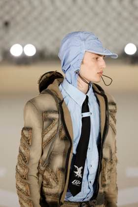Off White Ready to Wear Fall Winter 2025 - Paris, March 2025 Off White Ready to Wear Fall Winter 2025 - Paris, March 2025, Credit:Zeppelin Avalon  Copyright: xZeppelinx xAvalonx 0972838218