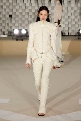Off White Ready to Wear Fall Winter 2025 - Paris, March 2025 Off White Ready to Wear Fall Winter 2025 - Paris, March 2025, Credit:Zeppelin Avalon  Copyright: xZeppelinx xAvalonx 0972838720