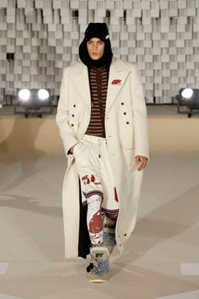 Off White Ready to Wear Fall Winter 2025 - Paris, March 2025 Off White Ready to Wear Fall Winter 2025 - Paris, March 2025, Credit:Zeppelin Avalon  Copyright: xZeppelinx xAvalonx 0972838895