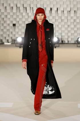 Off White Ready to Wear Fall Winter 2025 - Paris, March 2025 Off White Ready to Wear Fall Winter 2025 - Paris, March 2025, Credit:Zeppelin Avalon  Copyright: xZeppelinx xAvalonx 0972839163