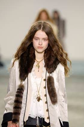 Chloe Ready to Wear Fall Winter 2025 - Paris, March 2025 Chloe Ready to Wear Fall Winter 2025 - Paris, March 2025, Credit:Zeppelin Avalon  Copyright: xZeppelinx xAvalonx 0972841631