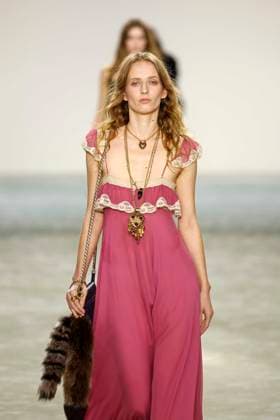 Chloe Ready to Wear Fall Winter 2025 - Paris, March 2025 Chloe Ready to Wear Fall Winter 2025 - Paris, March 2025, Credit:Zeppelin Avalon  Copyright: xZeppelinx xAvalonx 0972841854