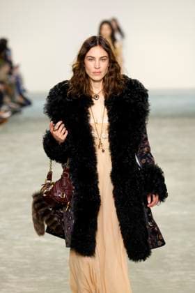 Chloe Ready to Wear Fall Winter 2025 - Paris, March 2025 Chloe Ready to Wear Fall Winter 2025 - Paris, March 2025, Credit:Zeppelin Avalon  Copyright: xZeppelinx xAvalonx 0972841864