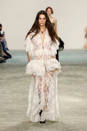 Chloe Ready to Wear Fall Winter 2025 - Paris, March 2025 Chloe Ready to Wear Fall Winter 2025 - Paris, March 2025, Credit:Zeppelin Avalon  Copyright: xZeppelinx xAvalonx 0972842502