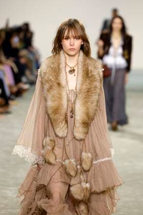 Chloe Ready to Wear Fall Winter 2025 - Paris, March 2025 Chloe Ready to Wear Fall Winter 2025 - Paris, March 2025, Credit:Zeppelin Avalon  Copyright: xZeppelinx xAvalonx 0972842551