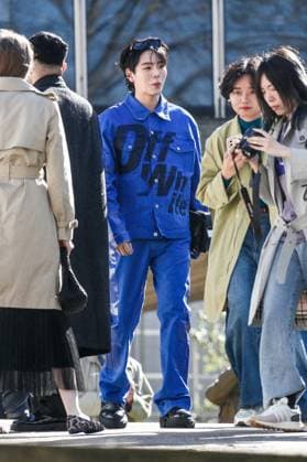 Arrivals at the Off White fashion show, at the headquarters of the French Communist Party PCF , Fashion Collection Ready to Wear Fall Winter 2025 2026 at Paris Fashion Week PFW Poompat Iam samang at arrivals at the Off White fashion show, at the headquarters of the French Communist Party PCF , Fashion Collection Ready to Wear Fall Winter 2025 2026 at Paris Fashion Week PFW , in Paris, France, March 6, 2025 Christophe Clovis Bestimage Arrivals at the Off White fashion show, at the headquarters of the French Communist Party PCF , Fashion Collection Ready to Wear Fall Winter 2025 2026 during Paris Fashion Week PFW , in Paris, France, March 6, 2025 Paris France Copyright: xChristophexClovisx xBestimagexChristophexClovisx xBestimagex