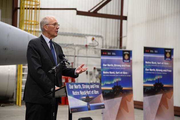 News Bilder des Tages March 6, 2025, Iqaluit, Nu, Canada: Defence Minister Bill Blair speaks to the media following an announcement about increasing the Canadian Armed Forces presence and readiness across the Arctic and the North during a press conference in Iqaluit on Thursday, March 6, 2025. Iqaluit Canada  - ZUMAc35_ 20250306_zaf_c35_030 Copyright: xDustinxPatarx