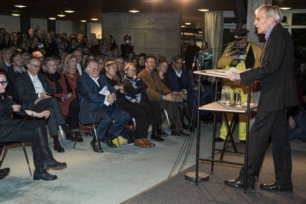 Käthe-Kollwitz-Preis 2020 Timm Ulrichs Dankesrede zum Käthe-Kollwitz-Preis 2020 an Timm Ulrichs im Studiofoyer der AdK Hanseatenweg und Ausstellungseröffnung Timm Ulrichs: Weiter im Text in der Akademie der Künste Hanseatenweg am 22.01.2020 - foto gezett - www.gezett.de Fotos: gezett *** Käthe Kollwitz Prize 2020 Timm Ulrichs Acceptance speech for the Käthe Kollwitz Prize 2020 to Timm Ulrichs in the studio foyer of the AdK Hanseatenweg and exhibition opening Timm Ulrichs Weiter im Text in der Akademie der Künste Hanseatenweg am 22 01 2020 foto gezett www gezett de Fotos gezett