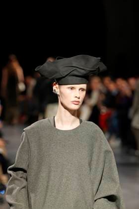 Uma Wang Ready to Wear Fall Winter 2025 - Paris, March 2025 Uma Wang Ready to Wear Fall Winter 2025 - Paris, March 2025, Credit:Zeppelin Avalon  Copyright: xZeppelinx xAvalonx 0972940965