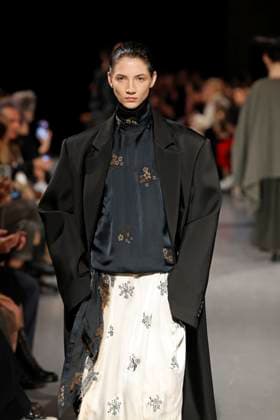 Uma Wang Ready to Wear Fall Winter 2025 - Paris, March 2025 Uma Wang Ready to Wear Fall Winter 2025 - Paris, March 2025, Credit:Zeppelin Avalon  Copyright: xZeppelinx xAvalonx 0972941231