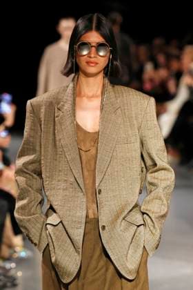 Uma Wang Ready to Wear Fall Winter 2025 - Paris, March 2025 Uma Wang Ready to Wear Fall Winter 2025 - Paris, March 2025, Credit:Zeppelin Avalon  Copyright: xZeppelinx xAvalonx 0972941281