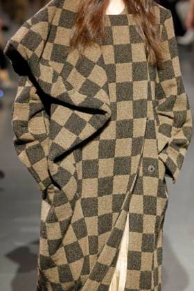 Uma Wang Ready to Wear Fall Winter 2025 - Paris, March 2025 Uma Wang Ready to Wear Fall Winter 2025 - Paris, March 2025, Credit:Zeppelin Avalon  Copyright: xZeppelinx xAvalonx 0972941364