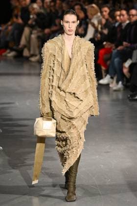 PFW Uma Wang Runway A model walks the runway during the Uma Wang Womenswear Fall Winter 2025-2026 show as part of Paris Fashion Week at L’Observatoire de Paris in Paris, France on March 06, 2025. Photo by Aurore Marechal ABACAPRESS.COM Paris France  Copyright: xMarechalxAurore ABACAx