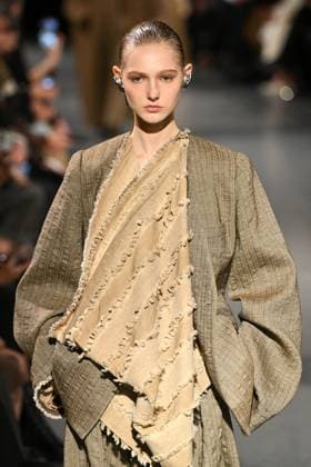 PFW Uma Wang Runway A model walks the runway during the Uma Wang Womenswear Fall Winter 2025-2026 show as part of Paris Fashion Week at L’Observatoire de Paris in Paris, France on March 06, 2025. Photo by Aurore Marechal ABACAPRESS.COM Paris France  Copyright: xMarechalxAurore ABACAx